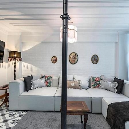Historical 4-Br Home Steps From Besiktas Stadium & Bosphorus Views - Prime Nisantasi Location! Κωνσταντινούπολη Εξωτερικό φωτογραφία
