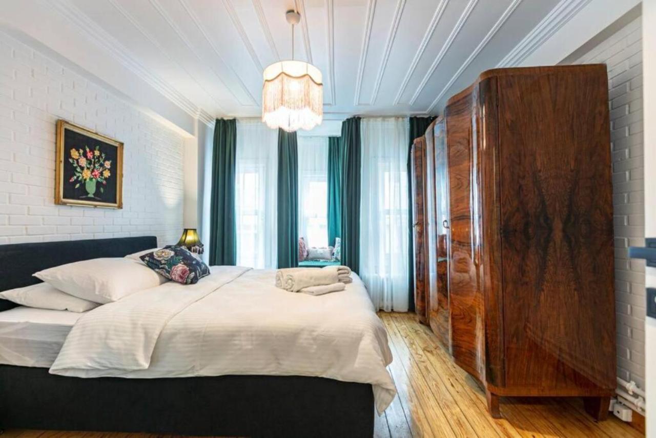 Historical 4-Br Home Steps From Besiktas Stadium & Bosphorus Views - Prime Nisantasi Location! Κωνσταντινούπολη Εξωτερικό φωτογραφία