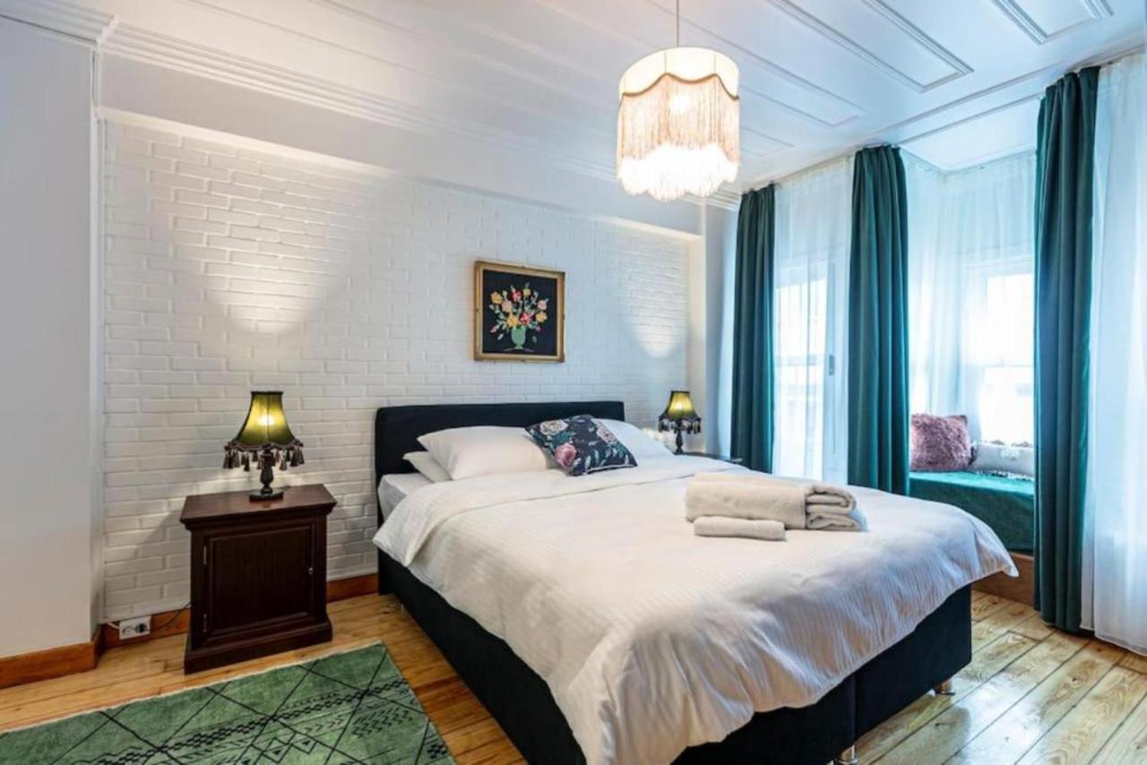 Historical 4-Br Home Steps From Besiktas Stadium & Bosphorus Views - Prime Nisantasi Location! Κωνσταντινούπολη Εξωτερικό φωτογραφία
