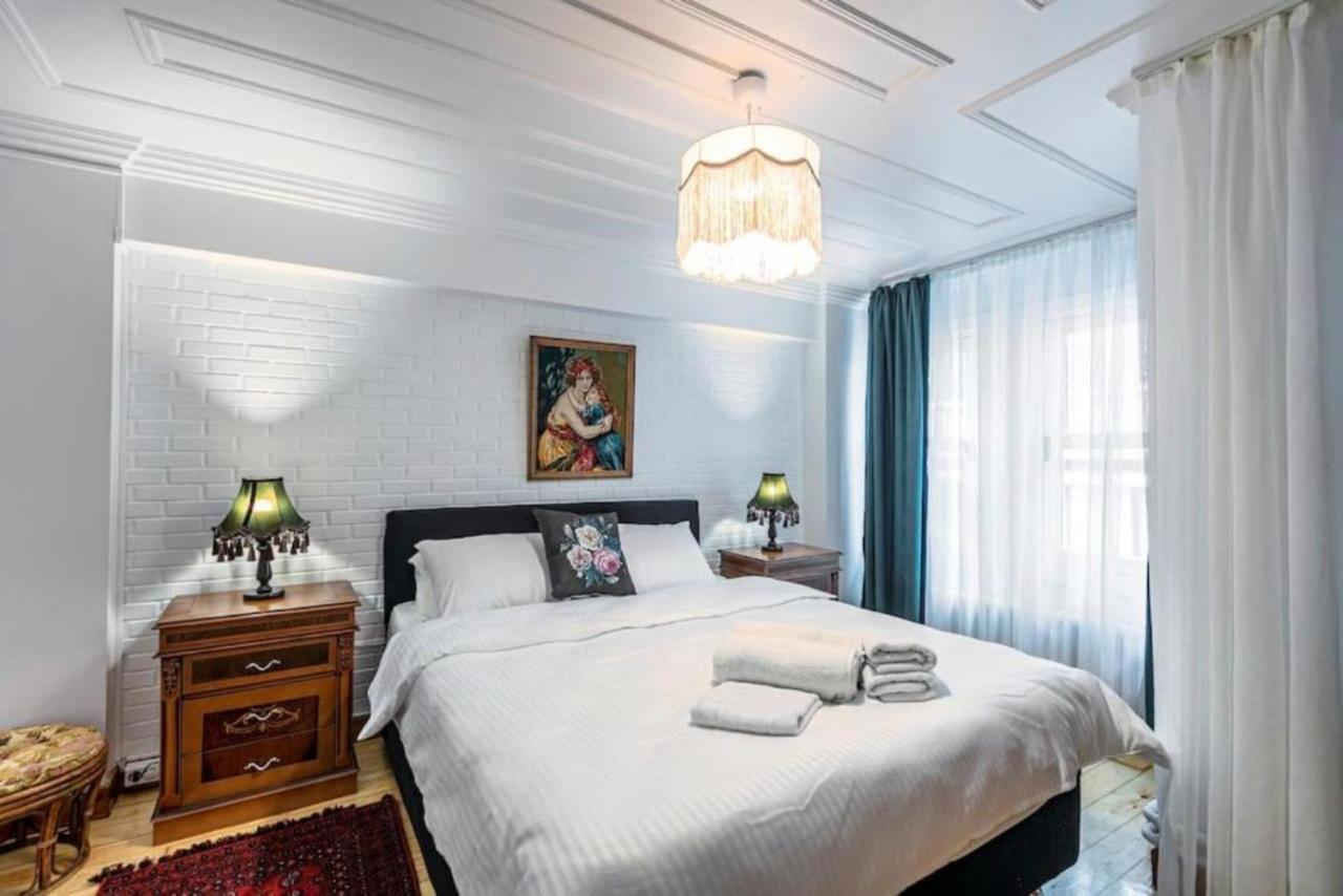Historical 4-Br Home Steps From Besiktas Stadium & Bosphorus Views - Prime Nisantasi Location! Κωνσταντινούπολη Εξωτερικό φωτογραφία