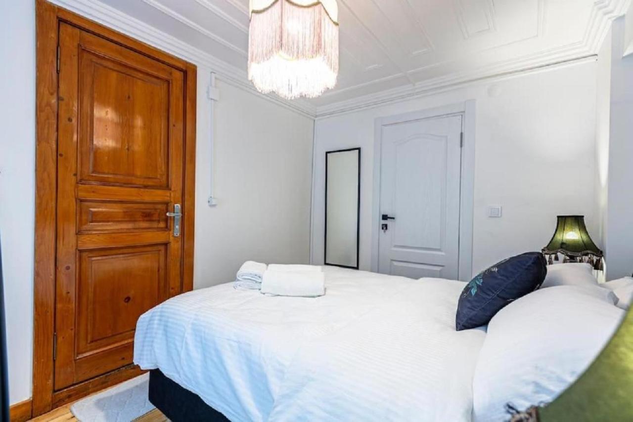 Historical 4-Br Home Steps From Besiktas Stadium & Bosphorus Views - Prime Nisantasi Location! Κωνσταντινούπολη Εξωτερικό φωτογραφία
