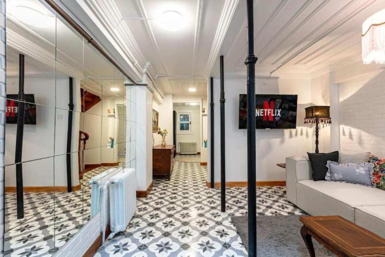 Historical 4-Br Home Steps From Besiktas Stadium & Bosphorus Views - Prime Nisantasi Location! Κωνσταντινούπολη Εξωτερικό φωτογραφία