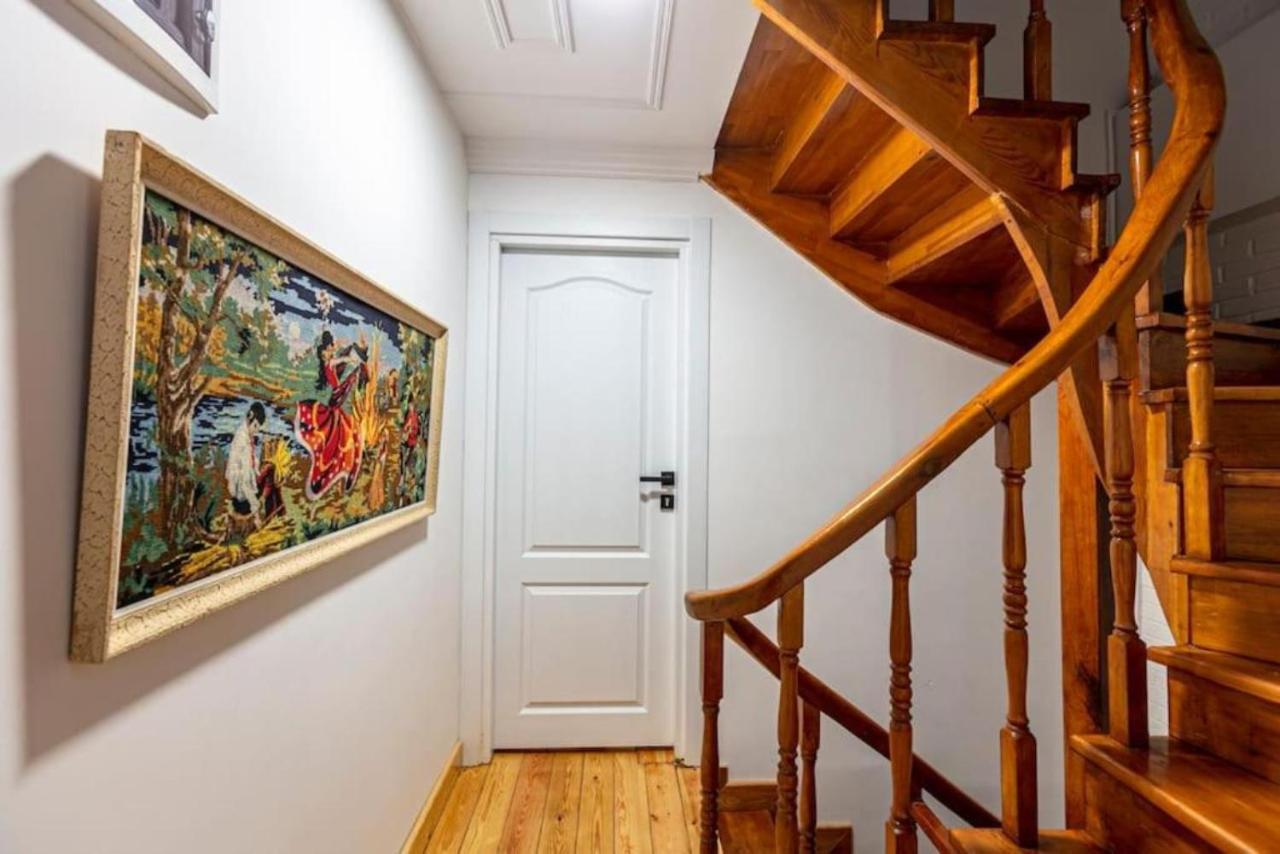 Historical 4-Br Home Steps From Besiktas Stadium & Bosphorus Views - Prime Nisantasi Location! Κωνσταντινούπολη Εξωτερικό φωτογραφία