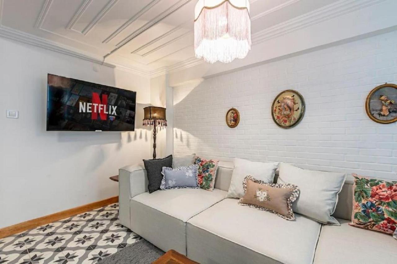 Historical 4-Br Home Steps From Besiktas Stadium & Bosphorus Views - Prime Nisantasi Location! Κωνσταντινούπολη Εξωτερικό φωτογραφία