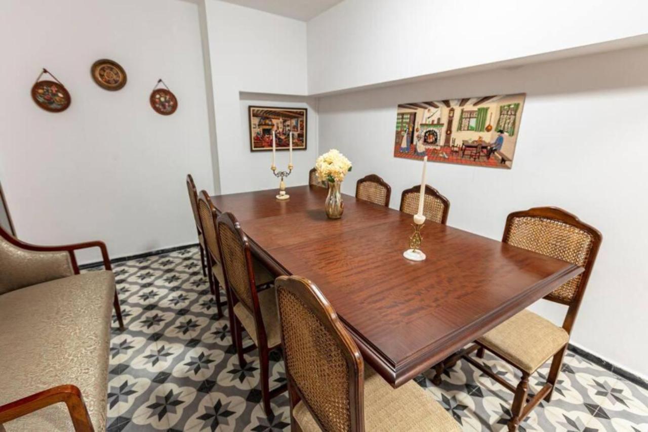 Historical 4-Br Home Steps From Besiktas Stadium & Bosphorus Views - Prime Nisantasi Location! Κωνσταντινούπολη Εξωτερικό φωτογραφία